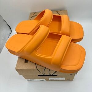 NWT Melissa Free Grow Orange Sandals Slides , brand new in box , EVA , vegan